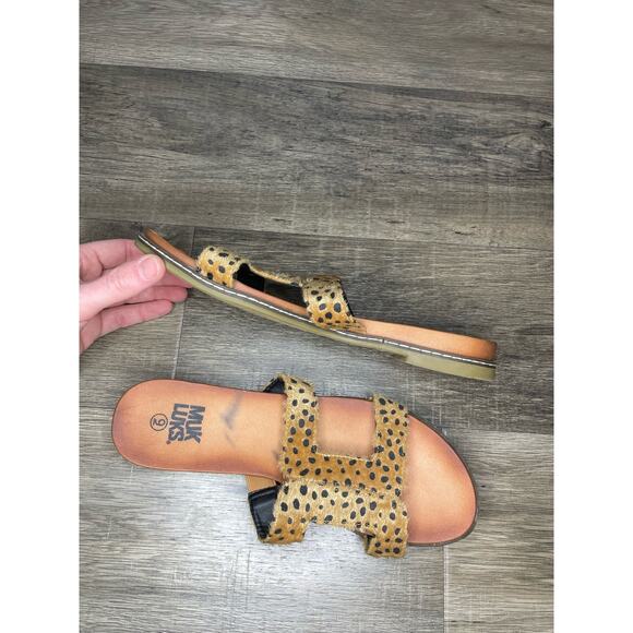 MUK LUKS Nerissa Sandals Slip on size 9 Faux Fur Strap Animal Print Flats Casual - Picture 4 of 8